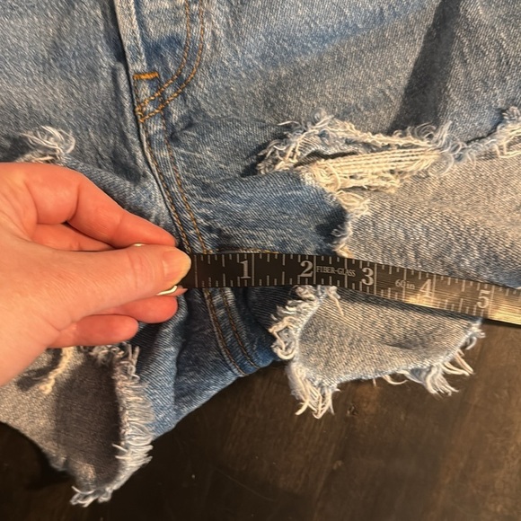 Levi’s 501 Cut Off Denim Jean Shorts Button Fly Size 32 - Picture 9 of 9